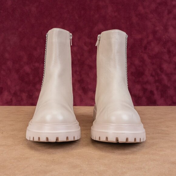 Vaneli Women Natta Ivory Leather Chain Link Narrow Ankle Chelsea Boots sz 9.5 - Picture 3 of 8